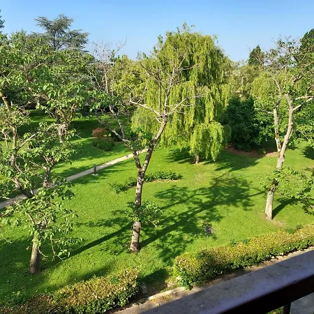 Апартаменты Les Jardins D'atilly Villecresnes
